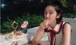 吃瓜少女魏淑芬户外娱乐,吃瓜少女的欢乐时光